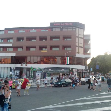 La Piazza Primorsko Rooms & Apartments ภายนอก รูปภาพ